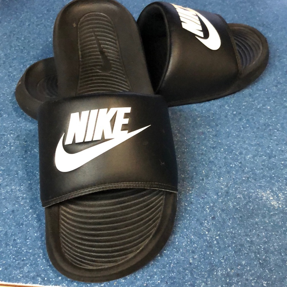 Nike slides